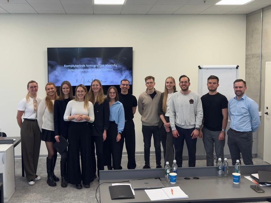 Milda Vitosytė with the participants of her course